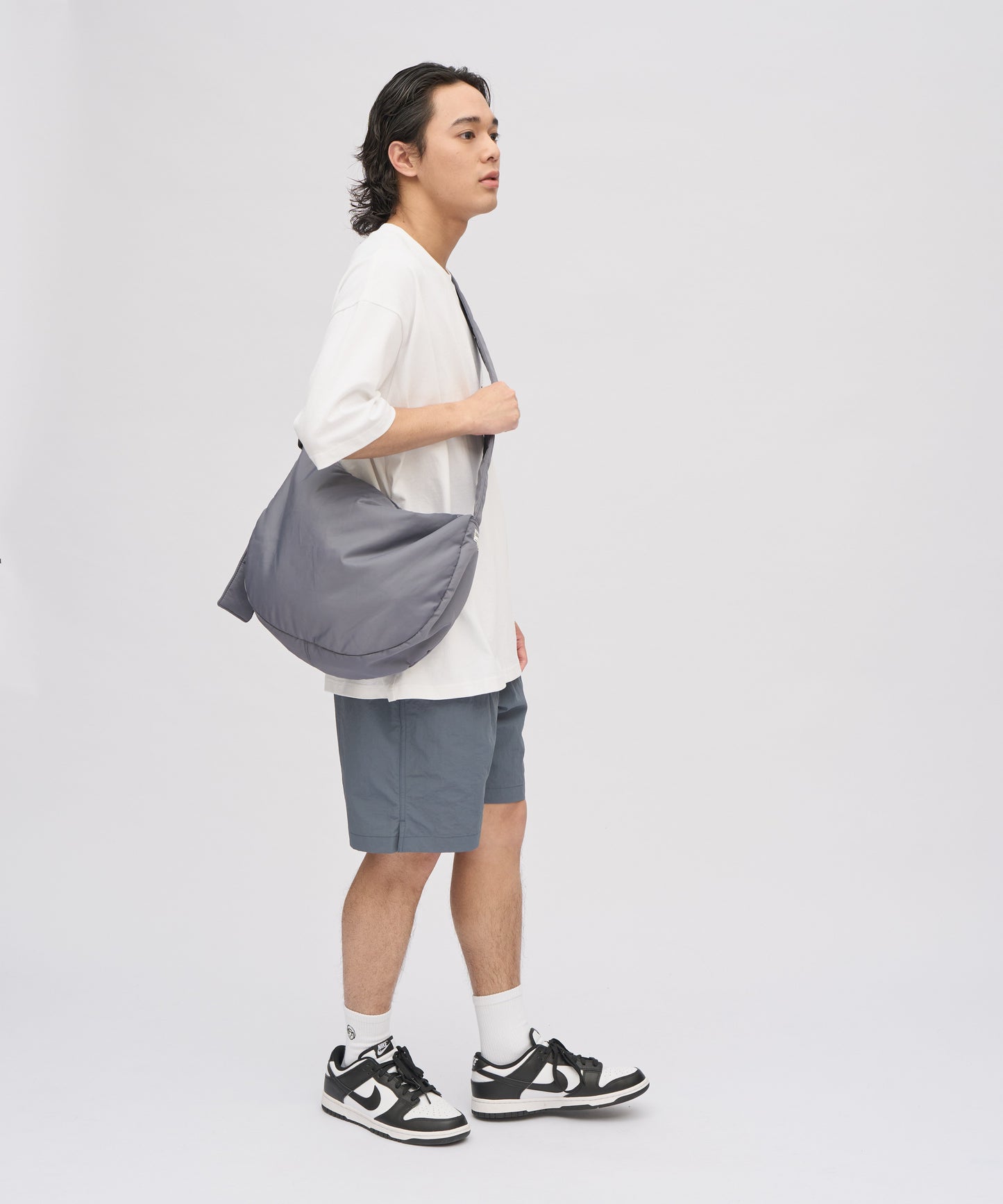 Broad band cloud half moon bag (medium)