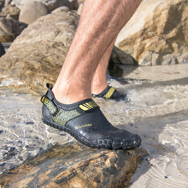 Outdoor wading shoes for water activities (size 39-44)