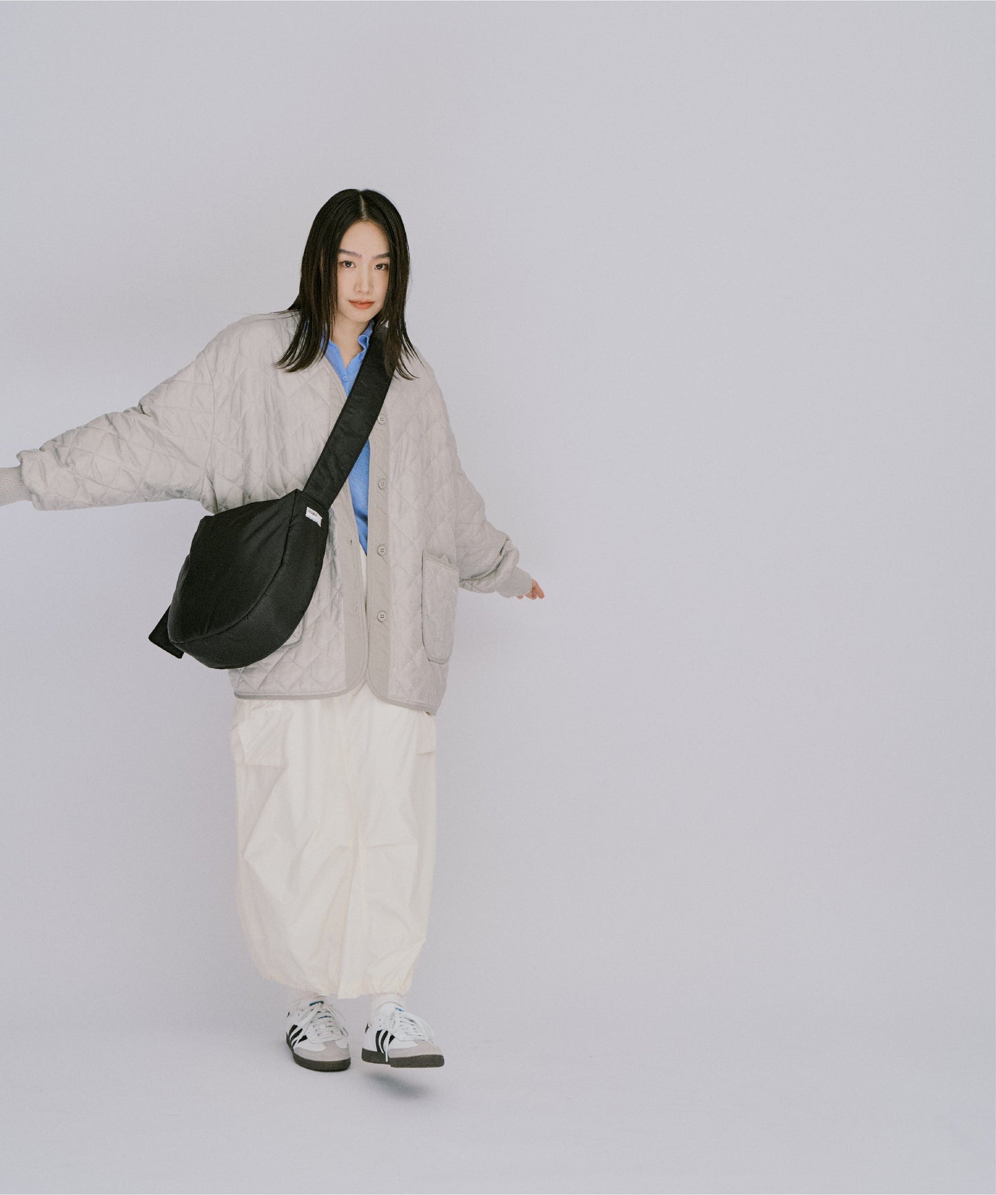 Broad band cloud half moon bag (medium)