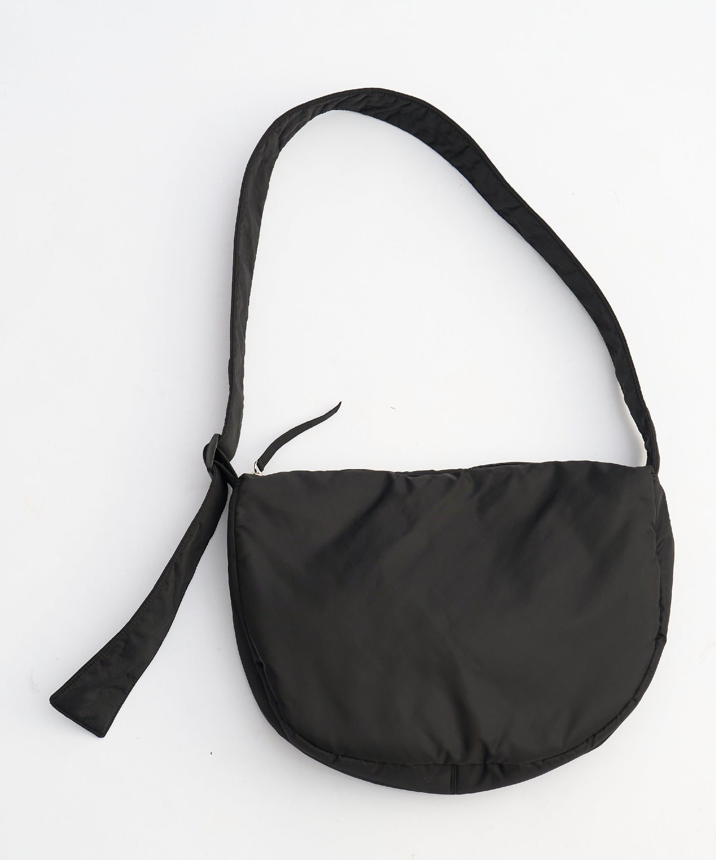 Broad band cloud half moon bag (medium)