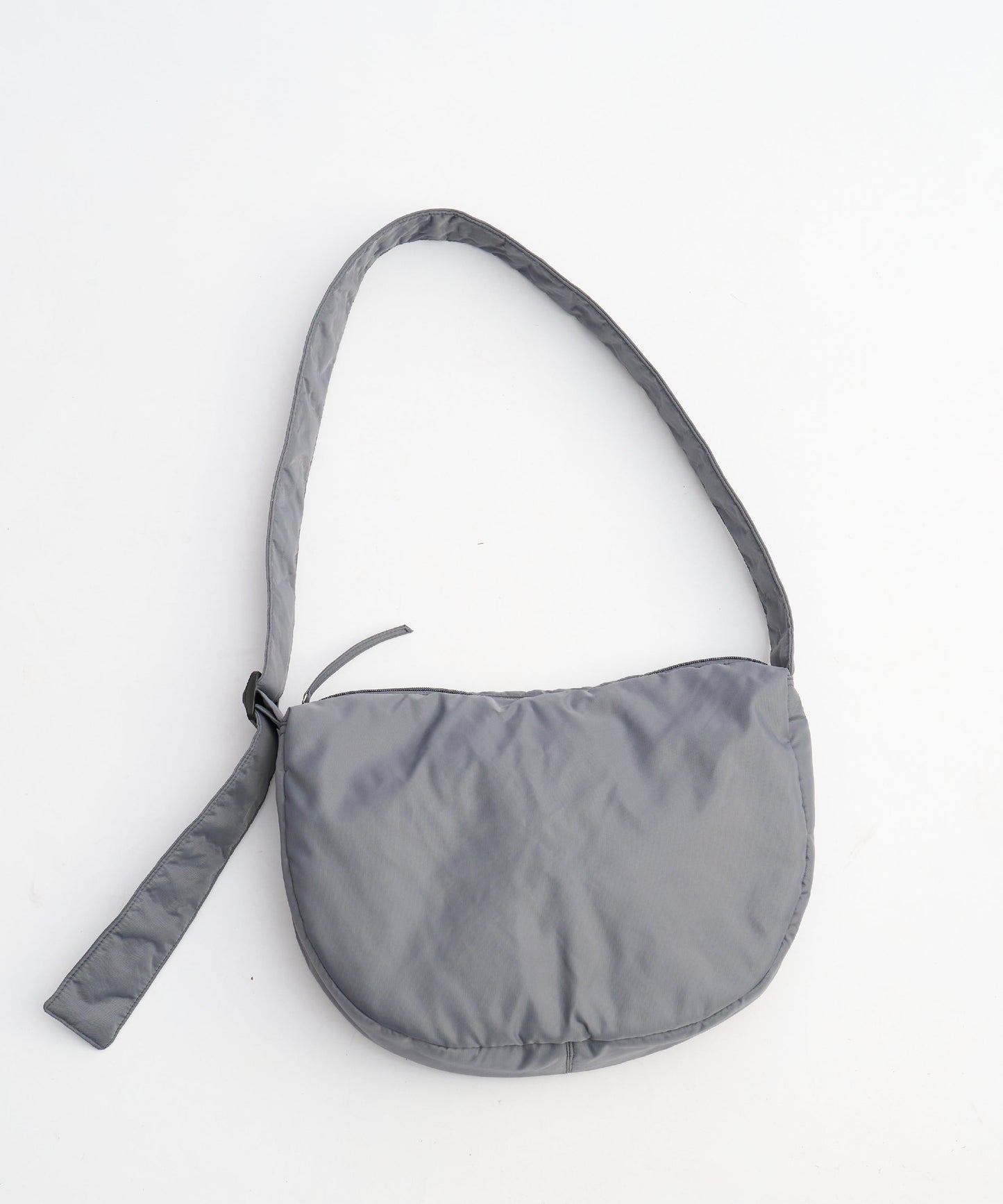 Broad band cloud half moon bag (medium)