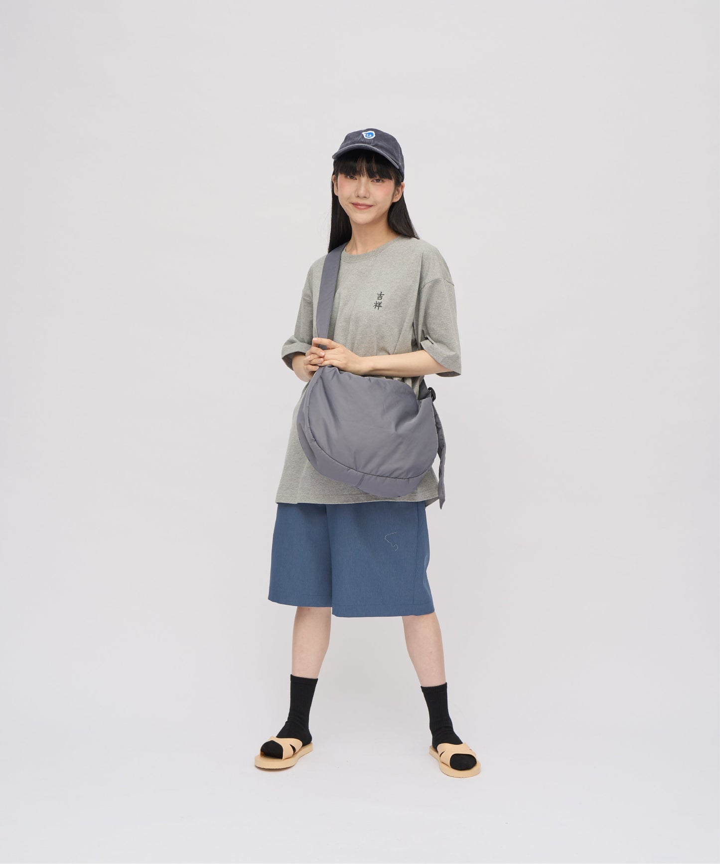 Broad band cloud half moon bag (medium)