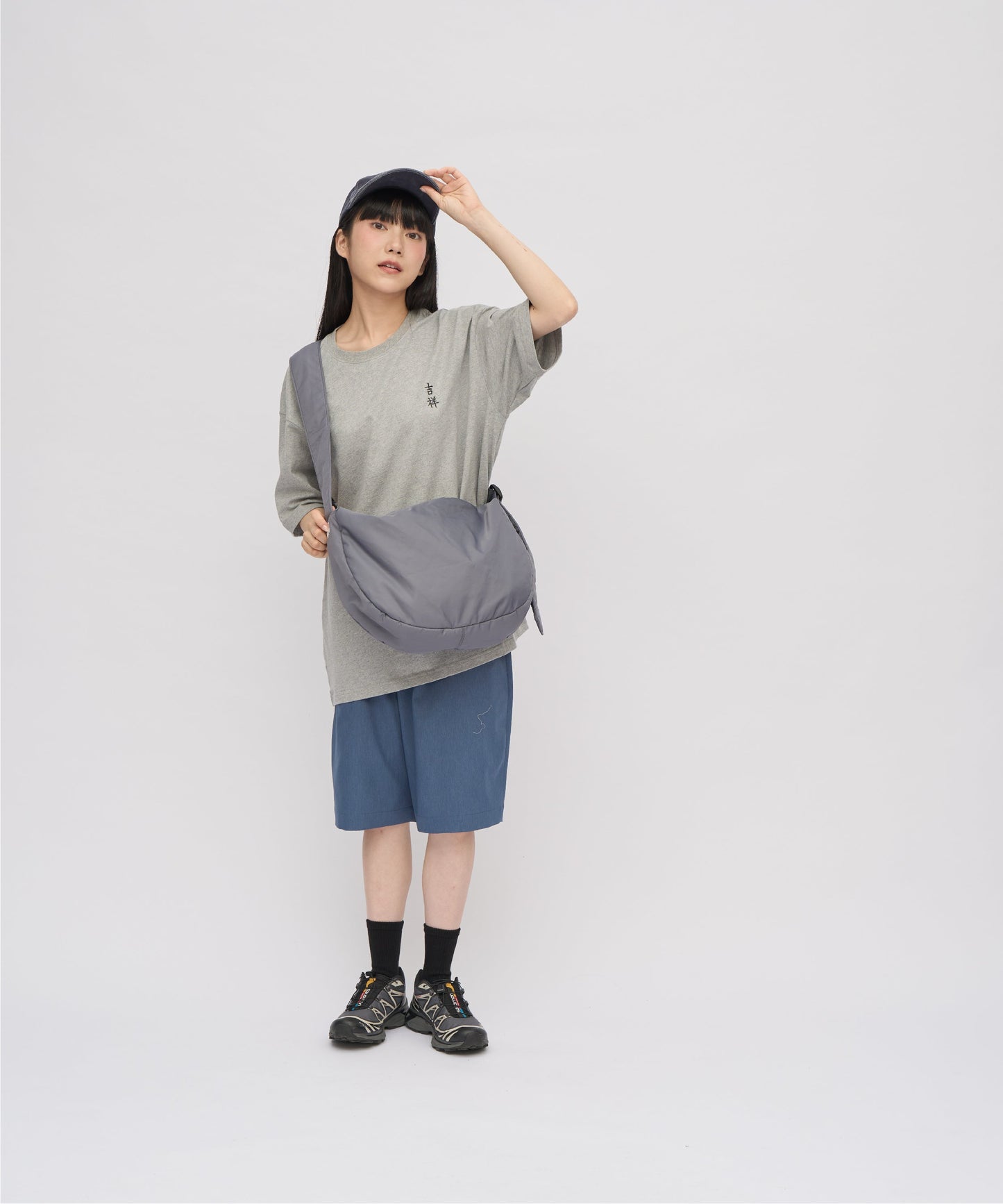 Broad band cloud half moon bag (medium)