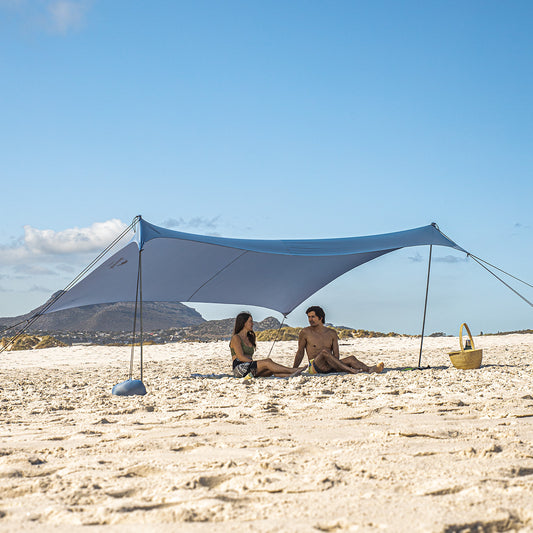Anti-UV beach canopy (with poles and sandbags)