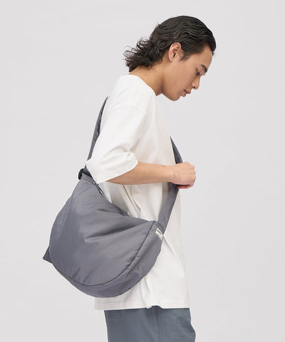 Broad band cloud half moon bag (medium)