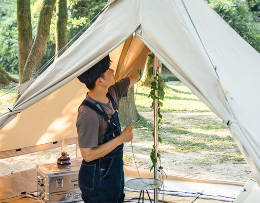 Cotton pyramid tent for four to six people