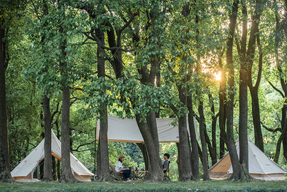 Cotton pyramid tent for four to six people