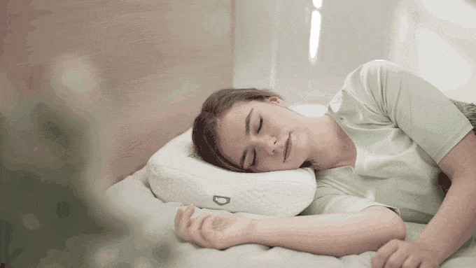 Adjustable FLŌT sleeping pillow