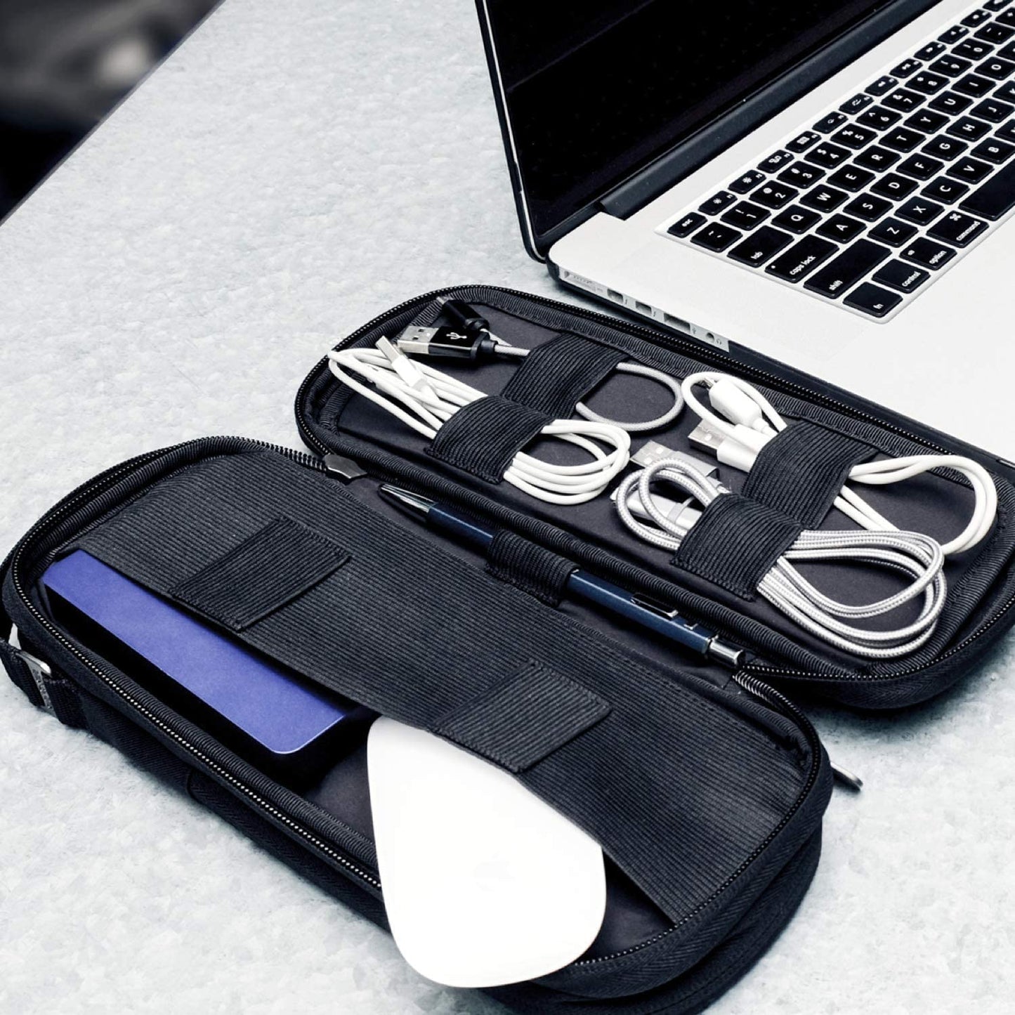 Multi-compartment travel accessory bag│Simple organization‧Compact and lightweight