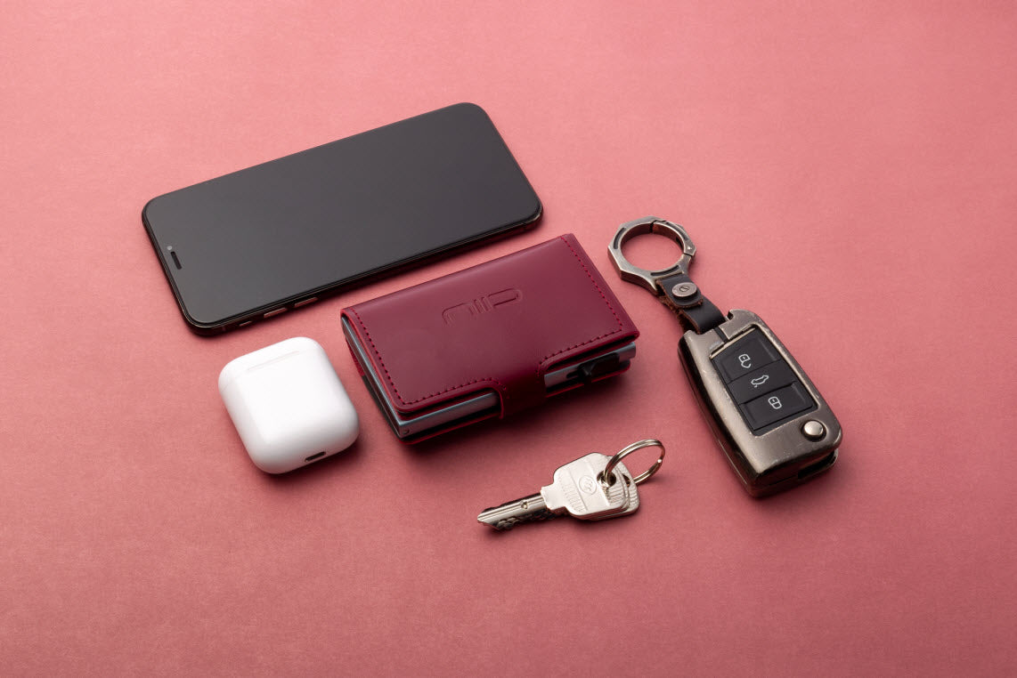 Slide Mini Wallet ‧Scratch-resistant cowhide RFID small wallet-type card box