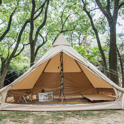 Cotton pyramid tent for four to six people